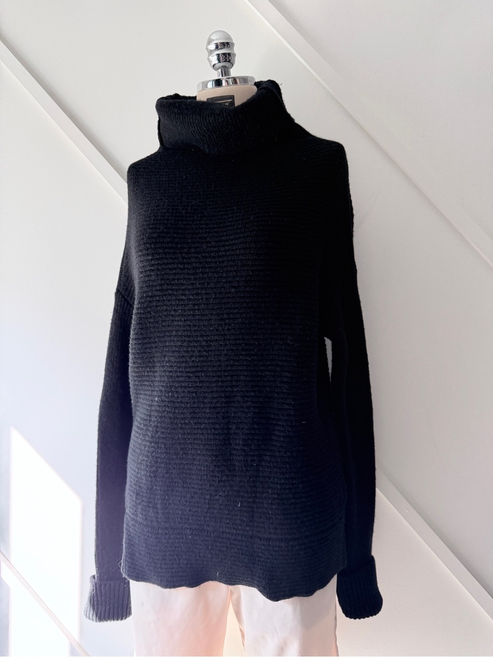 Aritzia Babaton Wool Cashmere Turtleneck Sweater XS/S Black